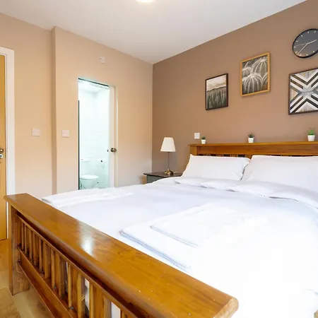 شقة Beautiful 3 Bedroom In Santry