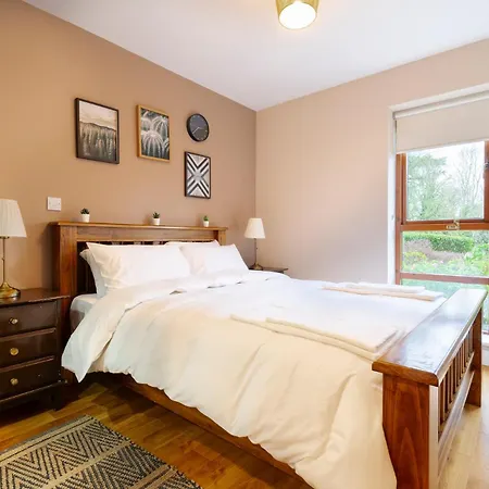 Beautiful 3 Bedroom In Santry Διαμέρισμα *