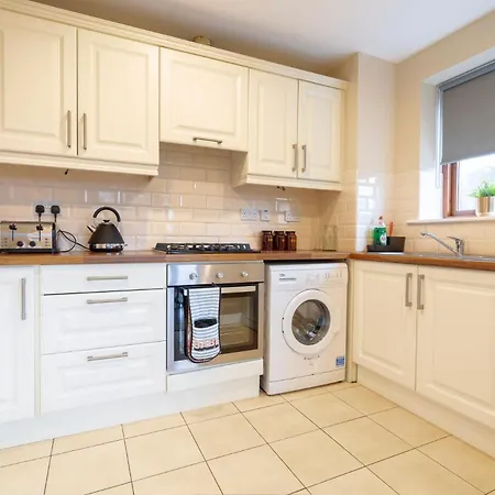 Beautiful 3 Bedroom In Santry Daire *